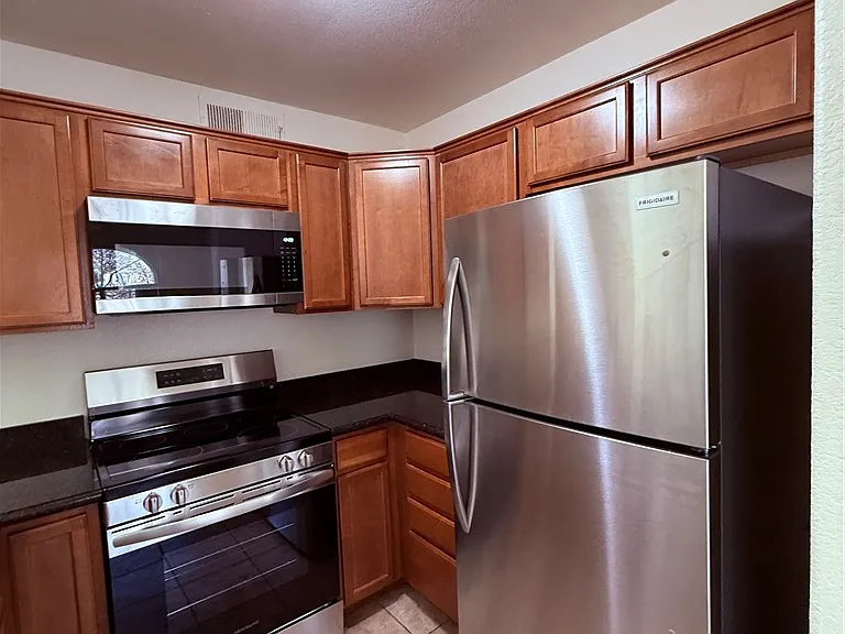 9325 W Desert Inn Rd #260 — Photo 12
