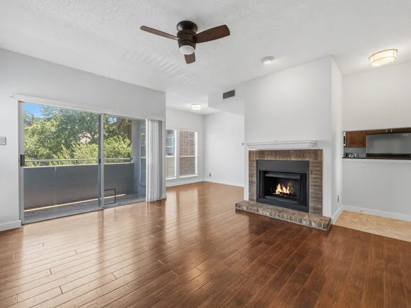 700 S 1st St APT 202, Austin, TX 78704