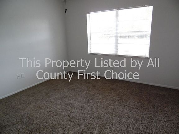 5th image of 3122 30th Ave N APT 205
