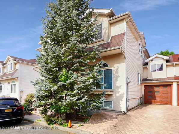 20 Cardinal Ln, Staten Island, NY 10306