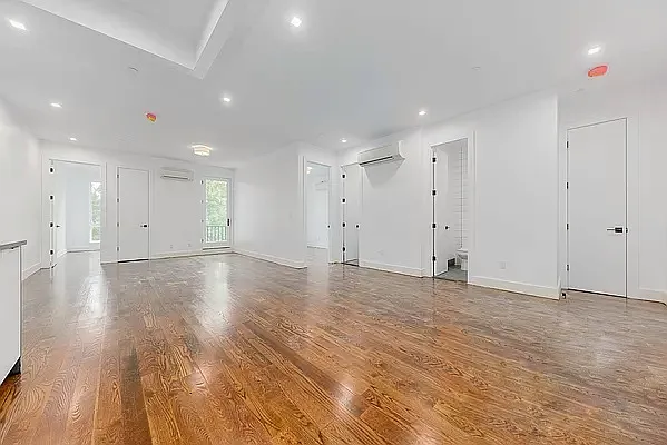 Rented by Rentall Group Inc | media 3