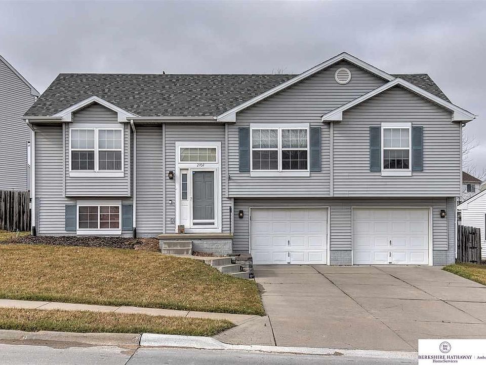 1st image of 2702 Arrowhead Ln