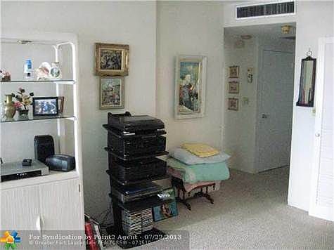 2nd image of 3333 NE 34th St APT 903