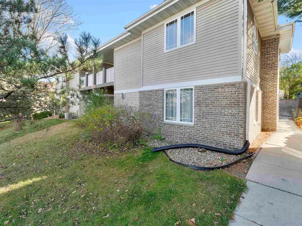 5571 Bantry Ln APT 2, Fitchburg, WI 53711