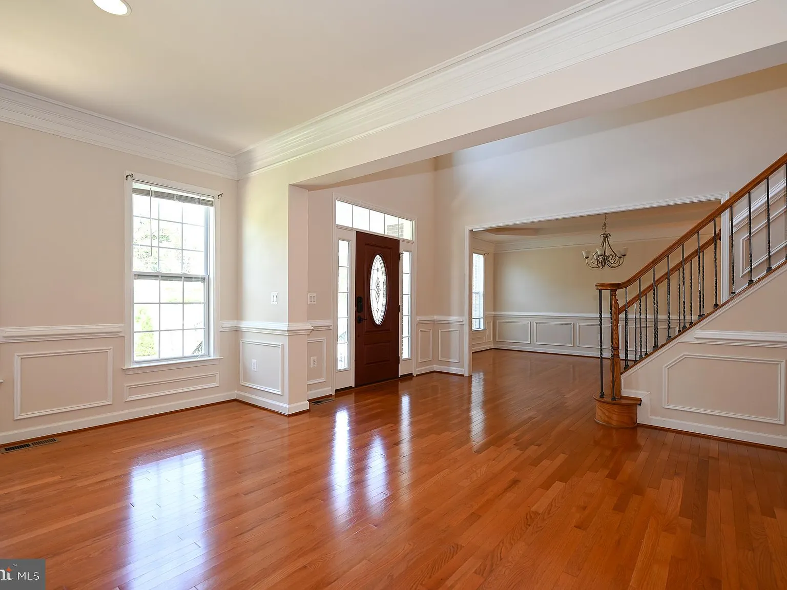 4 bed, 4.5 bath, 5977 sqft, $5,685 — Photo 4