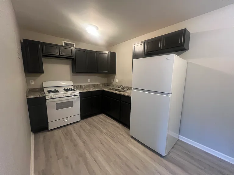 805 S Mobile St #15 — Photo 3