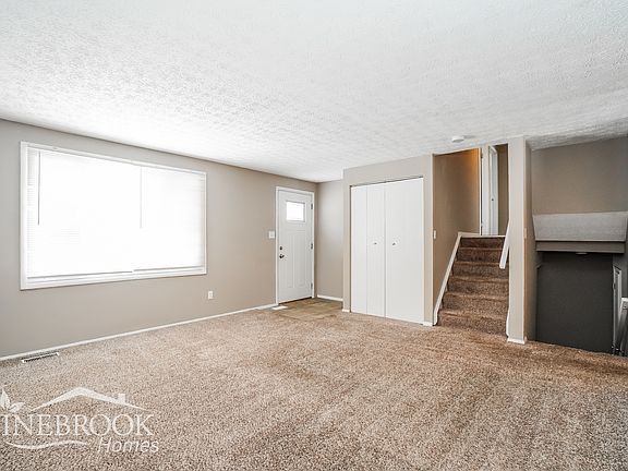 2nd image of 941 Ruskin Dr
