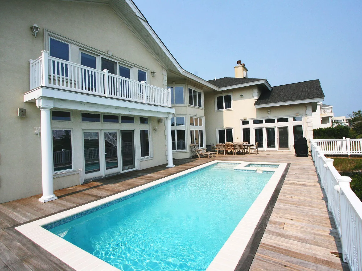 605 Dune Rd — Photo 3