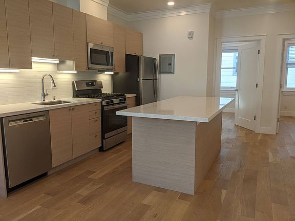 4th image of 1760 Filbert St #1770B
