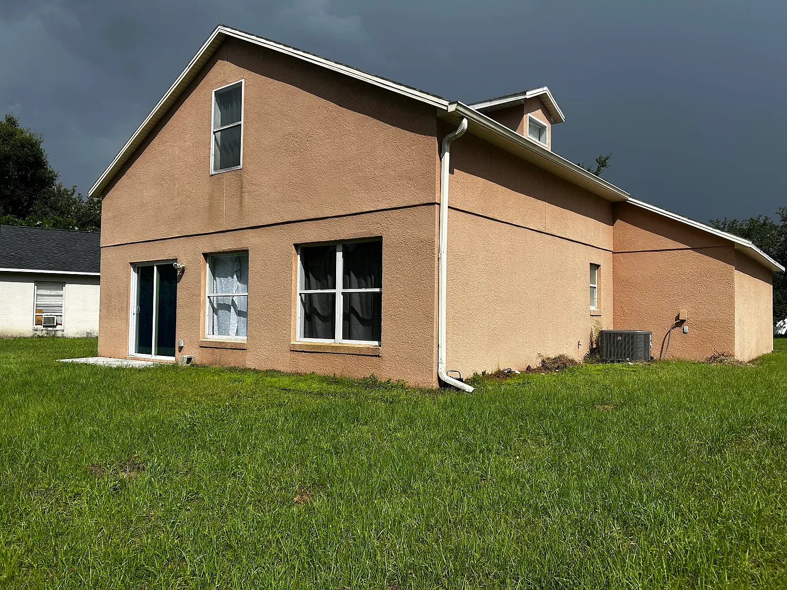 3 bed, 2.5 bath, 1476 sqft, $2,000 — Photo 2