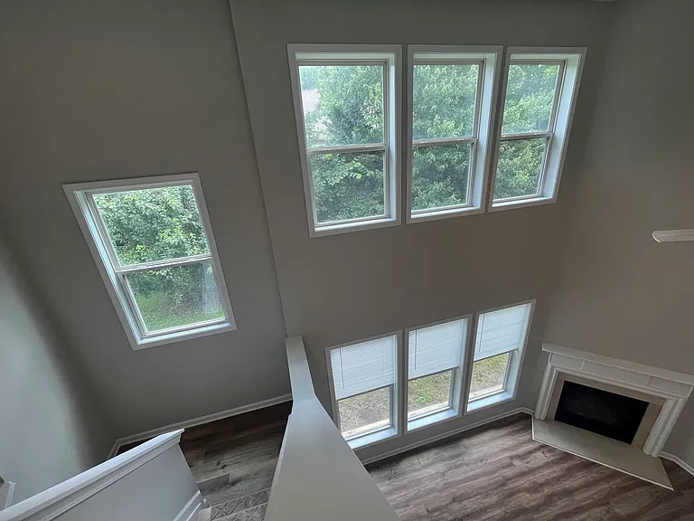 2501 Southhaven Ln — Photo 3