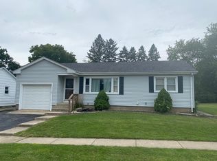 284 E Washington Ave, Hampshire, IL 60140