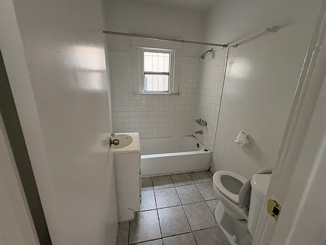 3902 Halldale Ave — Photo 6