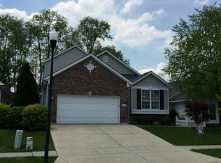 1090 Lincoln Park West Dr, Greenwood, IN 46142