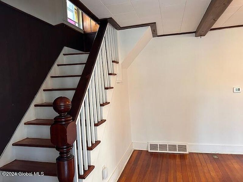 4th image of 130 Manchester Road