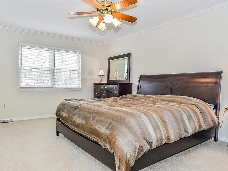 7200 Hopkins Ct — Photo 9