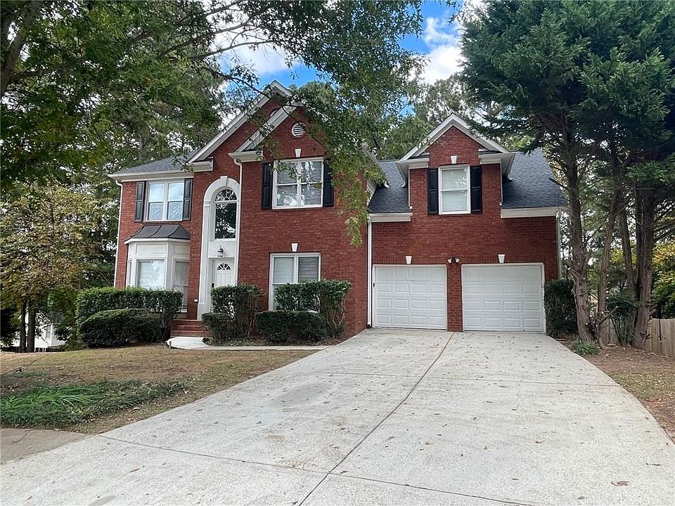 1st image of 1015 Bridle Path Dr