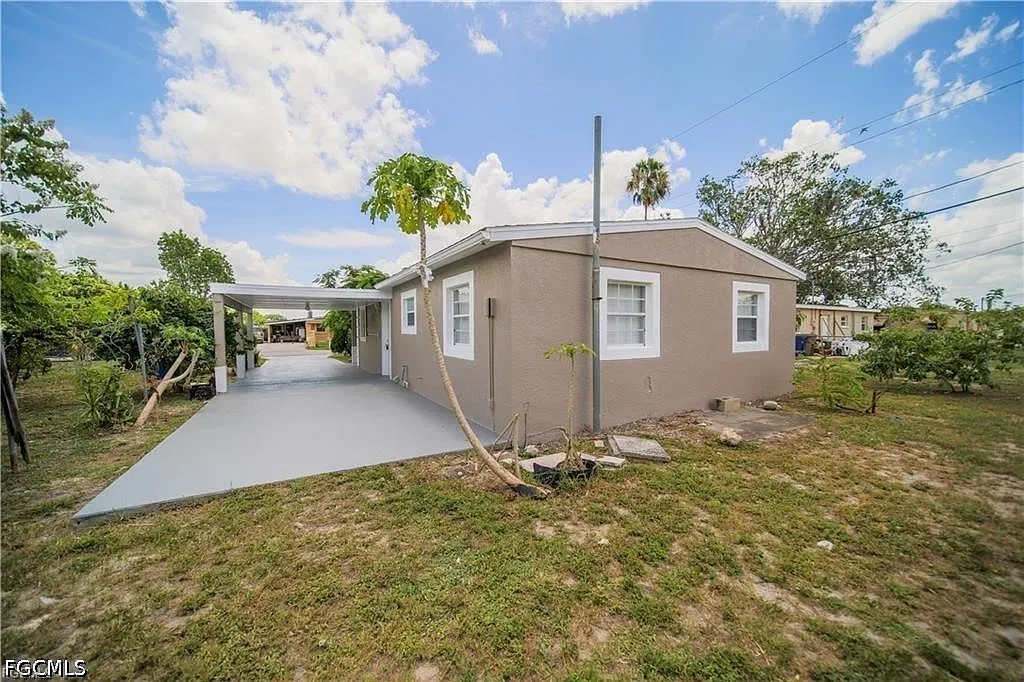 2 bed, 1.0 bath, 920 sqft, $1,600 — Photo 2