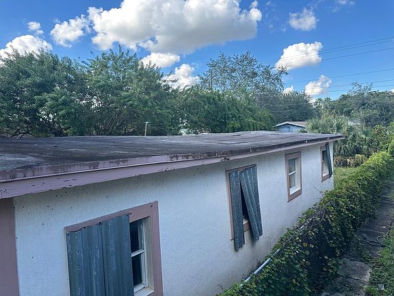 5th image of 2863 NW 12th Court