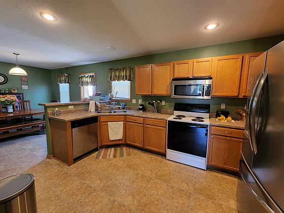 3rd image of 4808 Sunshine Cir