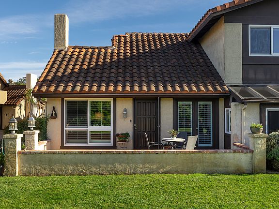 3rd image of 4712 Calle Reina
