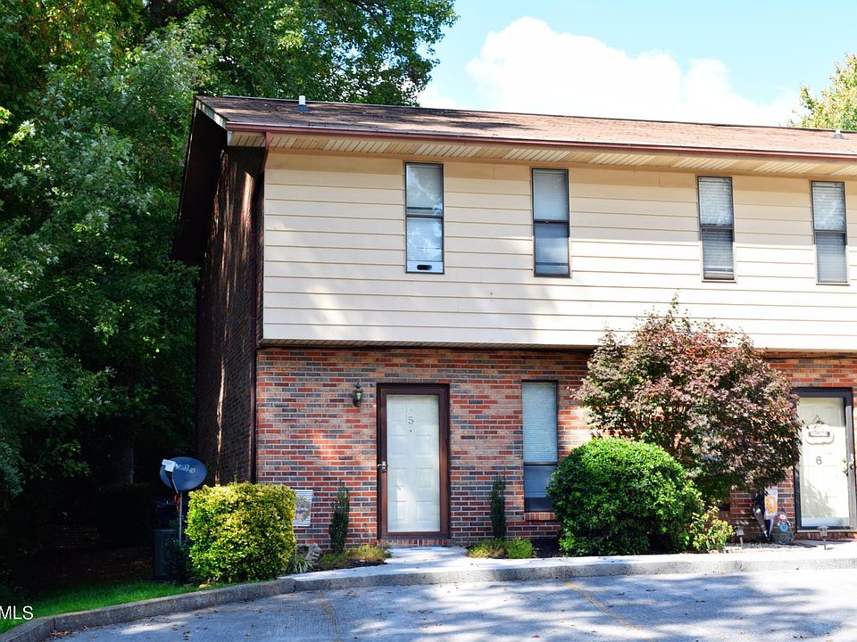 1st image of 4003 Valley View Dr NE #5