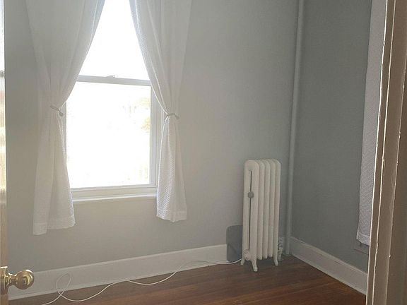 3rd image of 110 Grand Blvd APT 3