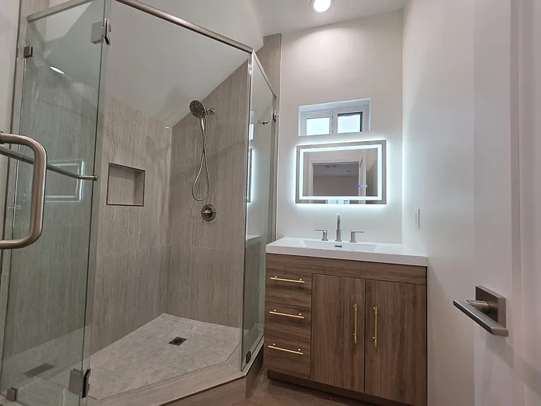 6746 Ben Ave — Photo 27