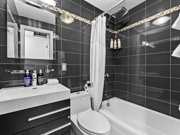 10 Charles Street image 23 of 25