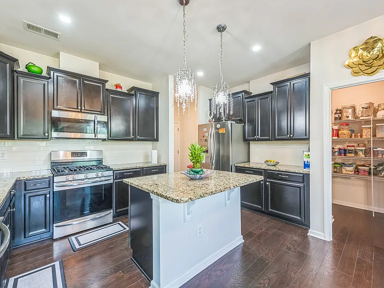 1012 Leland Dr — Photo 9