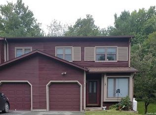 22 Lakeview Ct, Rock Hill, NY 12775