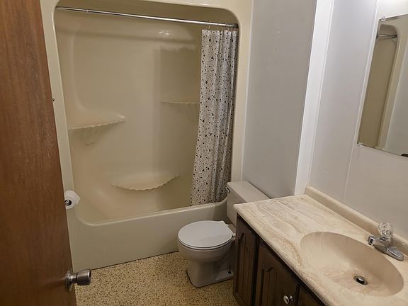 4th image of 405A Church St