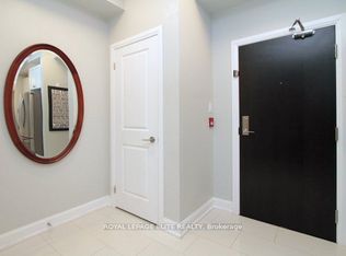 2338 Taunton Rd #102, Oakville, ON L6H 0L3
