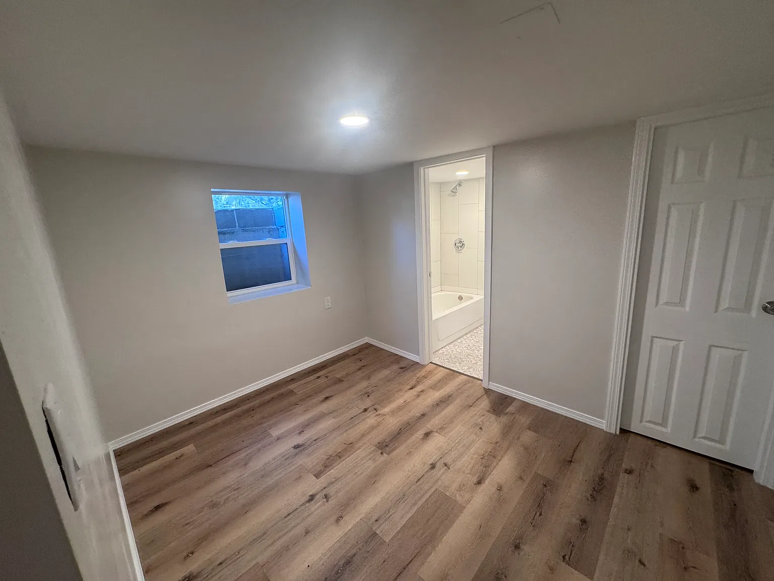 4915 Davenport St — Photo 4
