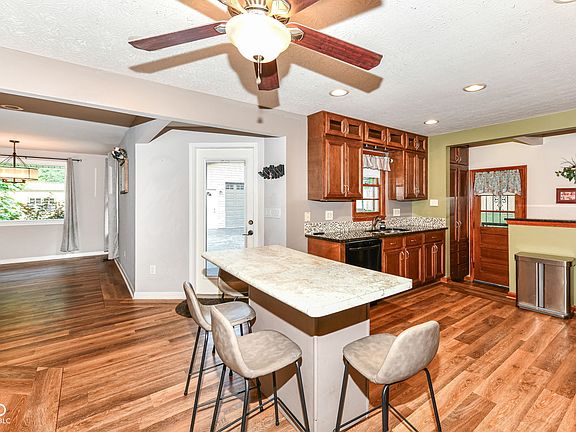 5th image of 3515 Lindenwald Dr