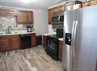800 E 9th St, Cheyenne, WY 82007