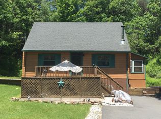 1295 Glade Dr, Long Pond, PA