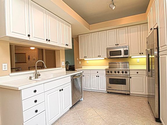 4th image of 1845 Les Chateaux Blvd #3204