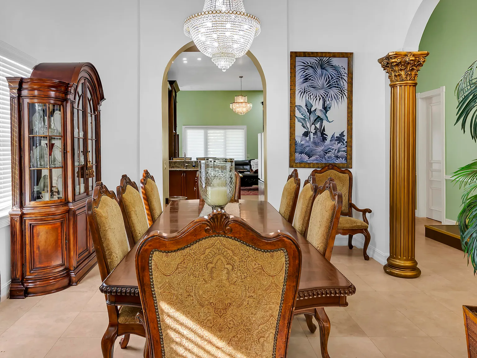 7 bed, 4.5 bath, 4612 sqft, $6,000 — Photo 4