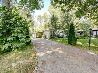7453 N Mohawk Rd, Fox Pt, WI 53217