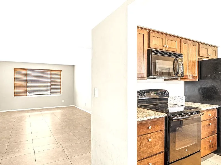 1702 E Gaylon Dr — Photo 6