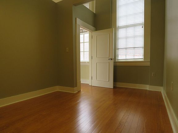 3rd image of 715 Sherman St APT 3