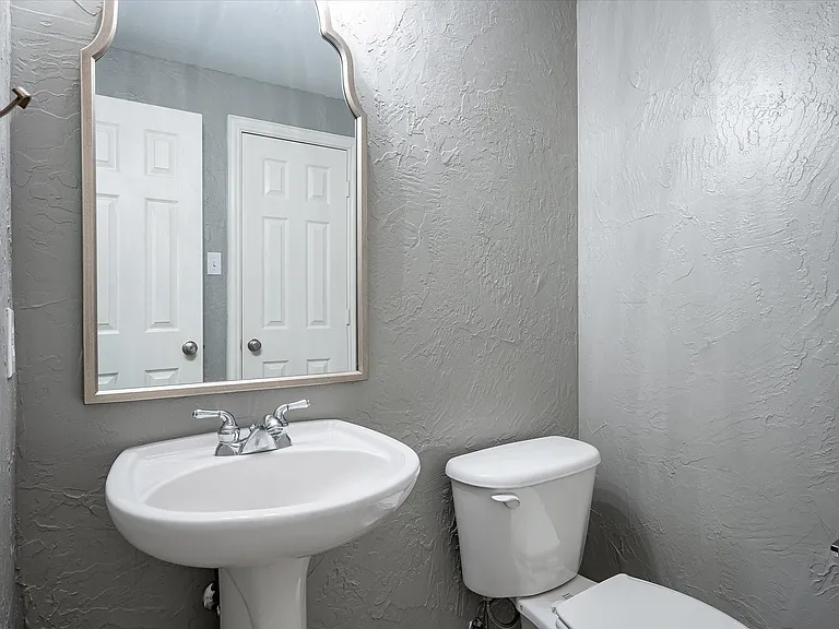 6812 Valley Brook Dr — Photo 8