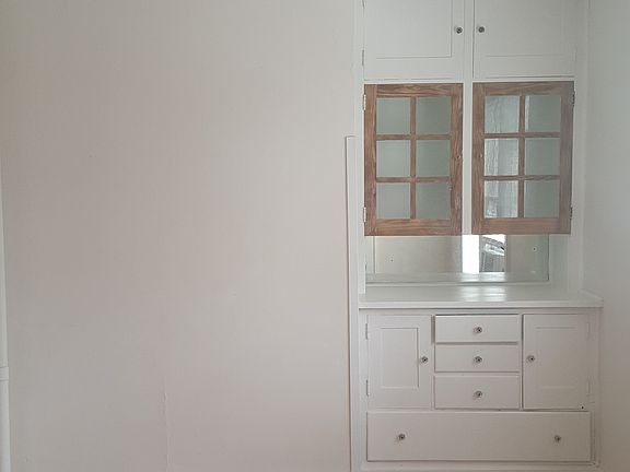 4th image of 217 5th St N APT 11