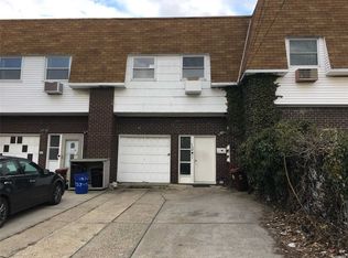 25632 Craft Ave, Rosedale, NY 11422