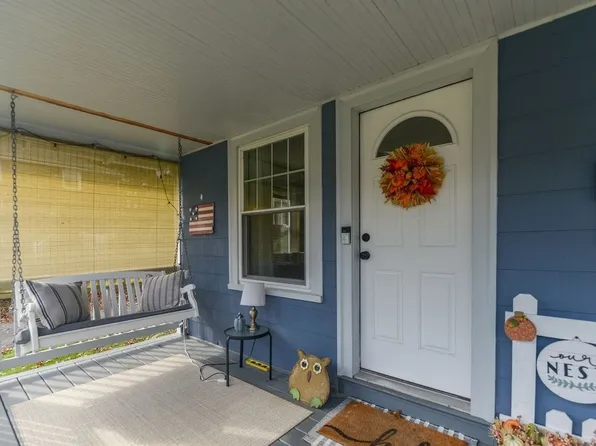 51 Hoover Rd, Walpole, MA 02081