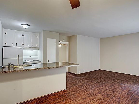4th image of 508 Branard St Unit 13