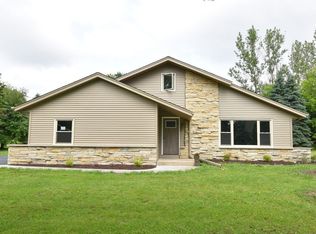 N127W18880 Dandee Dr, Richfield, WI 53076