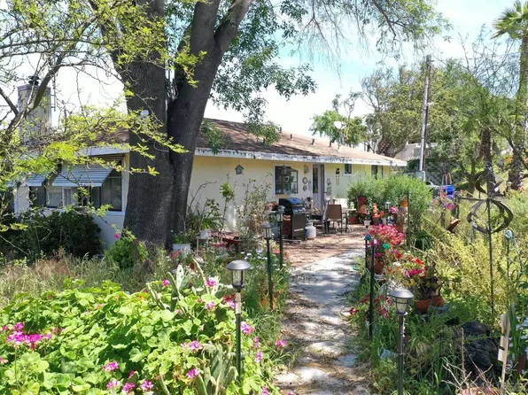 28555 Gordon Hill Rd, Valley Center, CA 92082