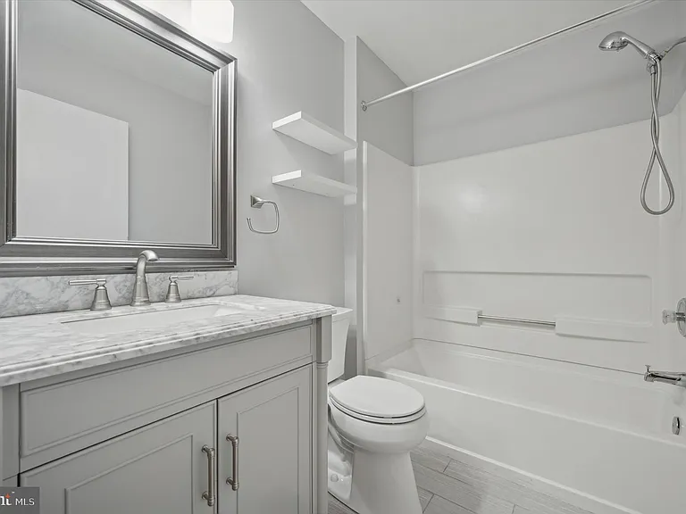 9 Meadow Ln — Photo 11